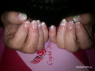 Pirinek hóvirággal