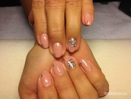 Saját köröm megerősítése