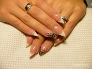 Leopárd mintás hegyes