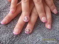 zselés műköröm akrillal