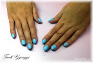 Huginak pasztell kék