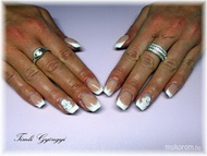 Kingának porci virággal