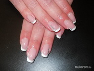 Júlia francia kövekkel