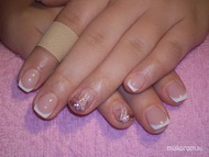 Szolíd épített kocka köröm Briginek