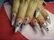 Best Nails - köves