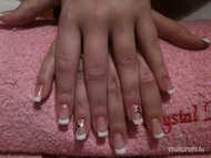 Best Nails - szolid strasszos