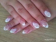 zselés akryl díszítéssel