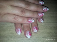 zselés akryl díszítéssel