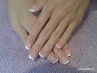 Best Nails - francia kövekkel