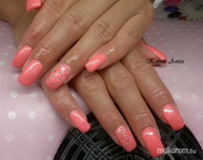 Épített zselé swaro kövekkel