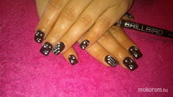nails