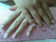 Lenövésmentes francia manikűr