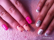 Barátnők körme együtt