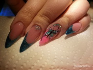 zselés köröm akril dísszel