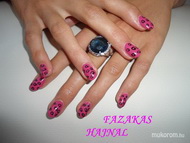 Best Nails - Párducmintás Laurának