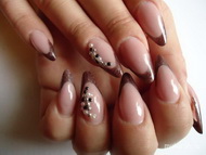 Best Nails - Barna