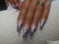 Lila gótikus mandula