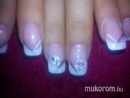 Best Nails - virágos