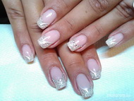 Best Nails - kövekkel díszített