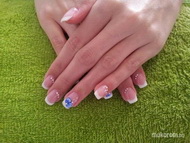 Épített zselé és akril