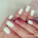 Best Nails - fehér gyűrűsön gyöngyökkel