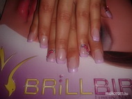 Edina körmöcskéje