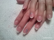Best Nails - Zselés köröm díszítéssel