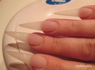 Ili építette a jobb kezem körmeit