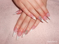 Fehér francia köröm