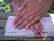 halvány rózsaszín feketével 