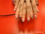 Zselés körmök akrillal