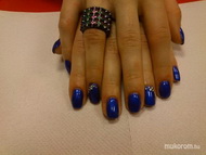 Éptett zselés körmök diszitéssel