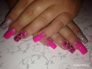 Szandinak az állandó rózsaszín