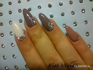 sajátom bal kézzel