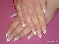 Francia irizáló kövekkel