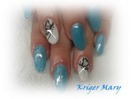 kék fehér pillangóval