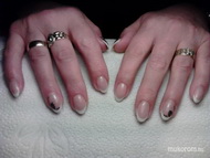 Best Nails - virágos