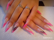 Rózsaszín feketével