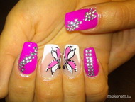 pillangó strasszokkal