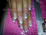 Új vendég zseléje strasszokkal