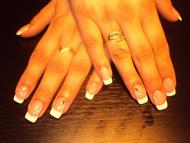 Best Nails - épített