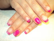 Best Nails - pöttyös