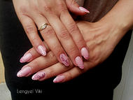 Best Nails - Zselével swarovskival