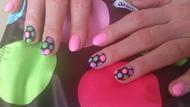 Best Nails - pöttyöske