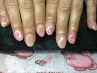 Mandula körmök akril virággal 2