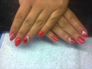 Piros zselé körmök flitterrel