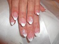 menyasszony műkörme