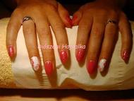 Rózsaszín virágos