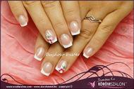 Best Nails - francia köröm virágdíszítéssel
