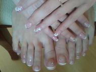 Francia kézen lábon